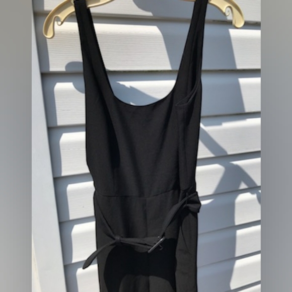 Banana Republic black wide leg sleeveless belted jumpsuit with pockets, back zip - Picture 4 of 8